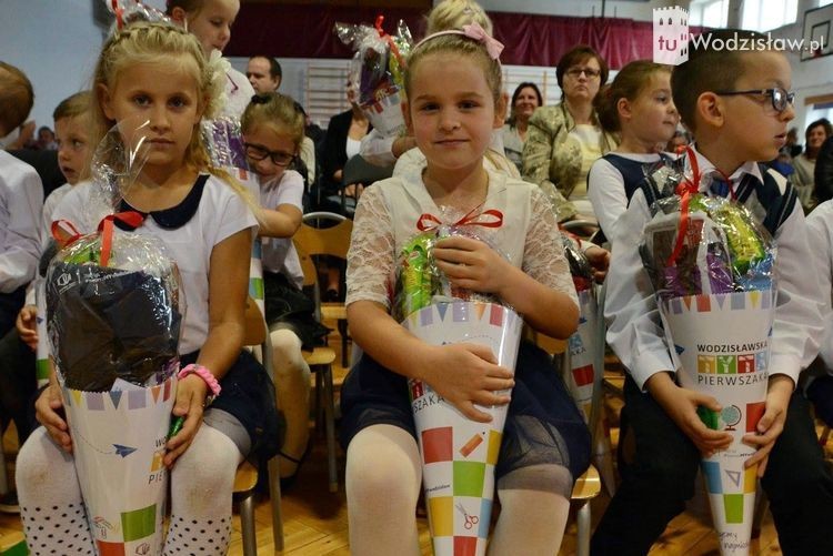 Kilkaset dzieci dostało Wodzisławskie Tyty Pierwszaka, Gazeta Wodzisławska